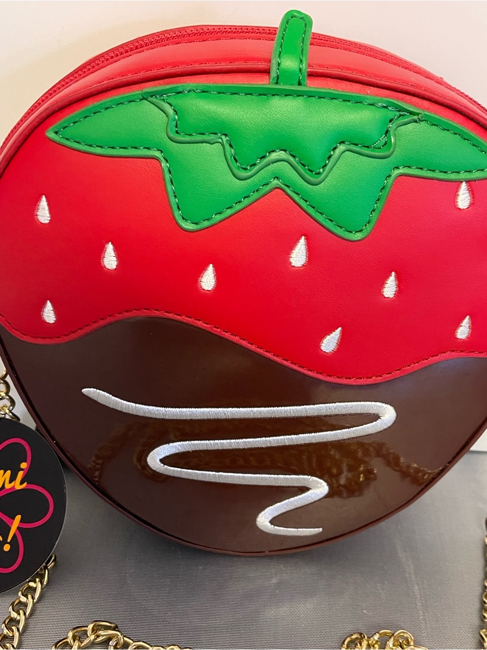“Tami Too” Strawberry Dipped in Chocolate/Cream Crossbody Zipper Bag NWT - Picture 2 of 8